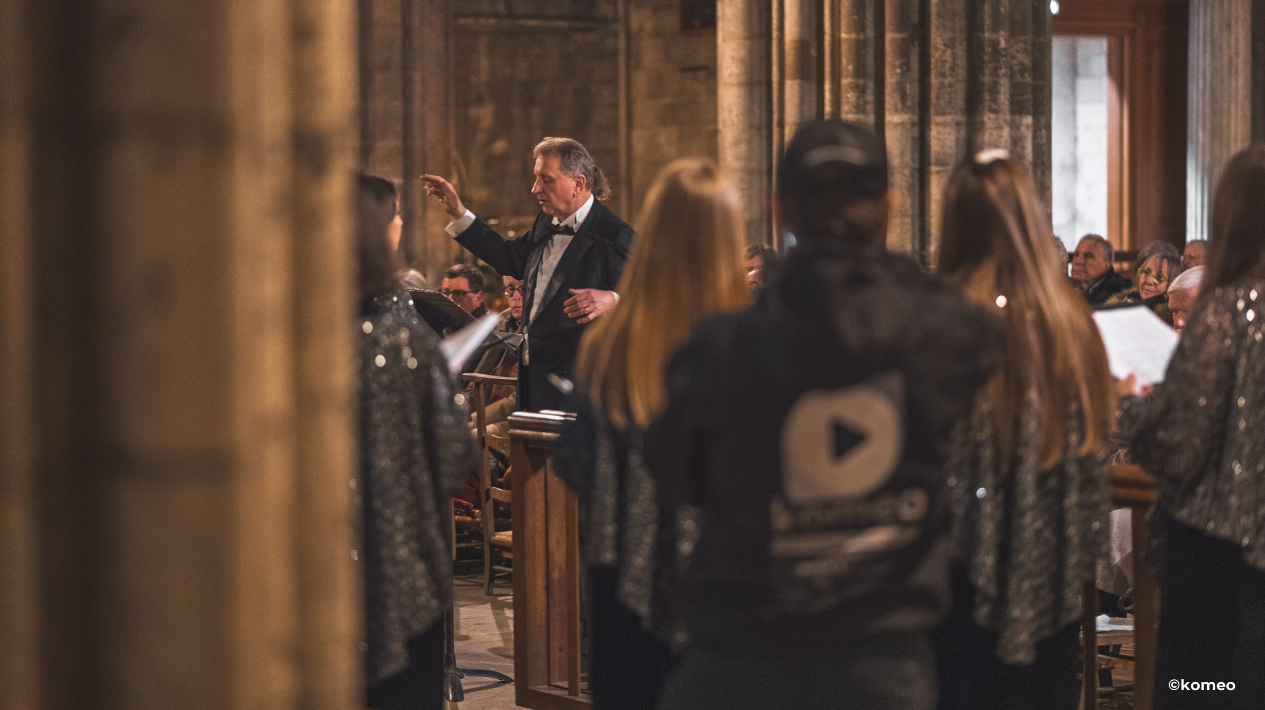Filmer un concert à la cathédrale de Rouen : quand la technique s’efface derrière l’émotion